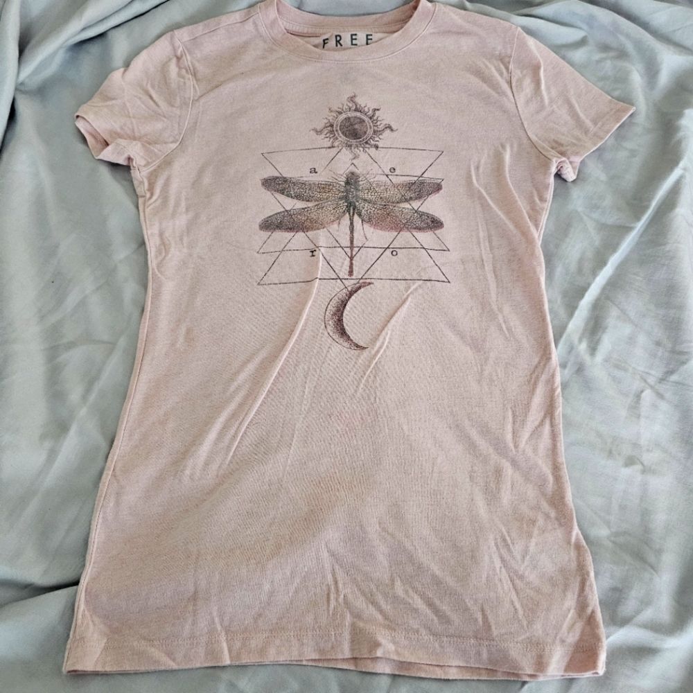 Juniors tshirt with dragonfly sun and moon size small